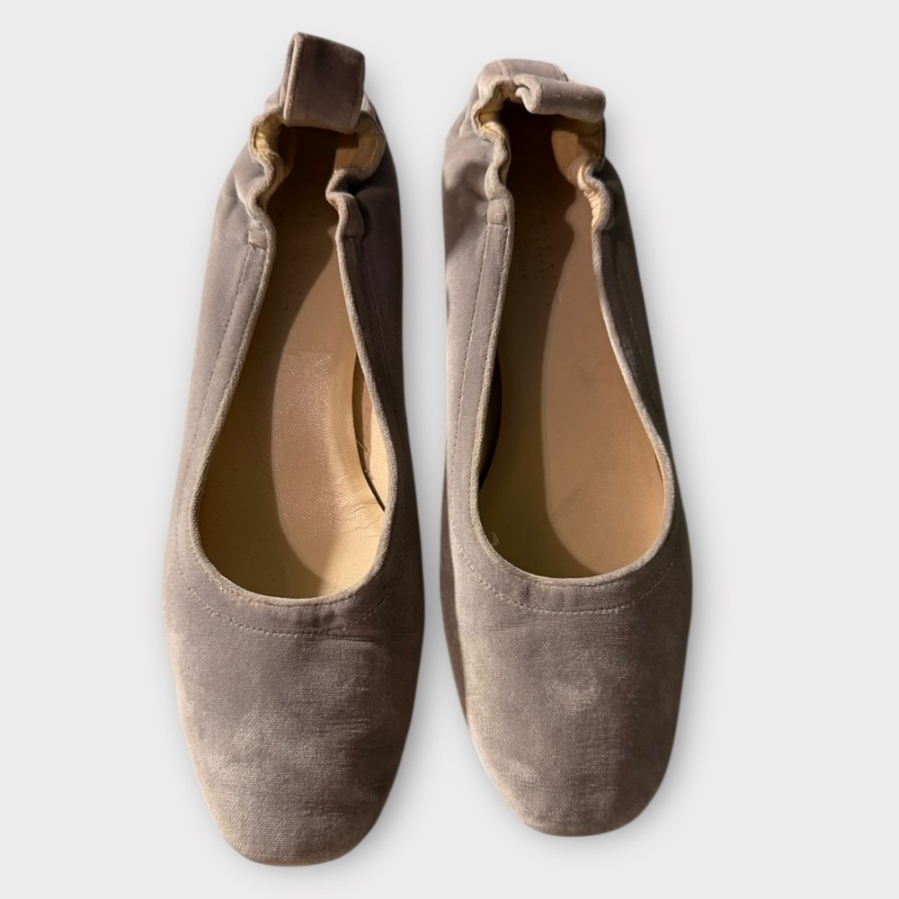 EVERLANE Women’s Grey Velvet Ballet Flats. 75 Old Money Minimalist Classic
